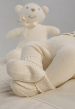 Load image into Gallery viewer, Scarpine in cotone NaturaPura/ Knitted booties - HOPLA&#39; PARMA Baby Collections

